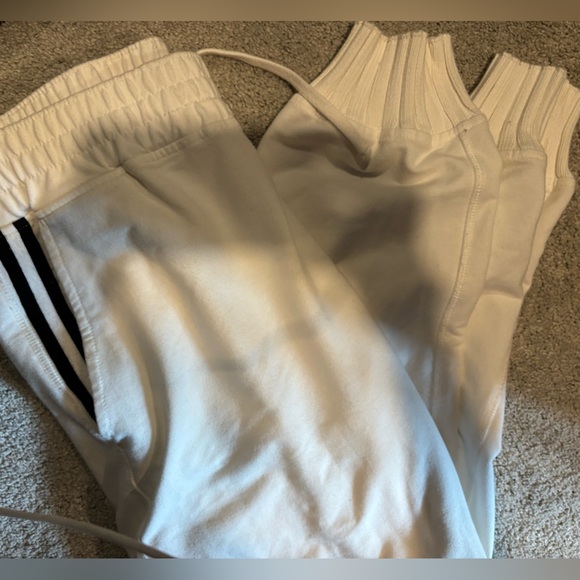 MATCHING SET - Picture 7 of 7